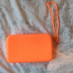 havaianas rubber bag